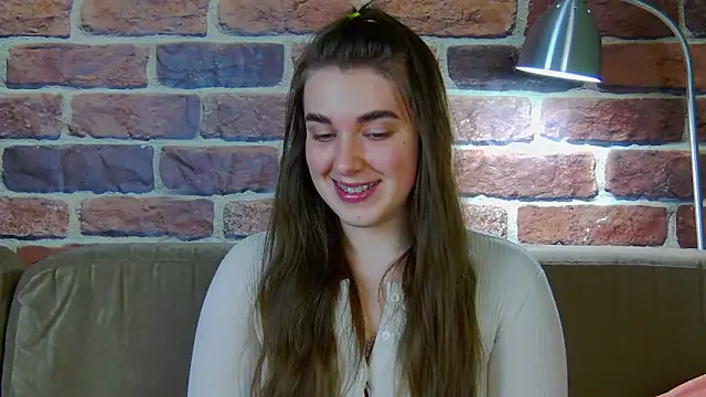 Sofia Hugs online show from March 6, 5:42 pm