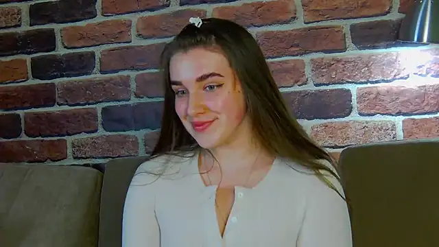 Sofia Hugs online show from March 16, 7:29 pm