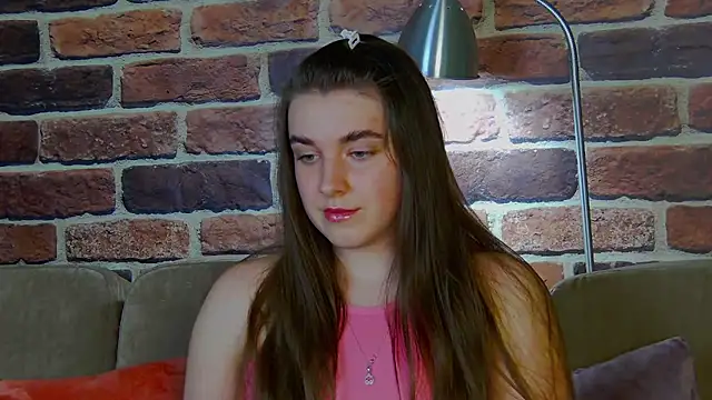 Sofia Hugs online show from April 1, 5:54 pm