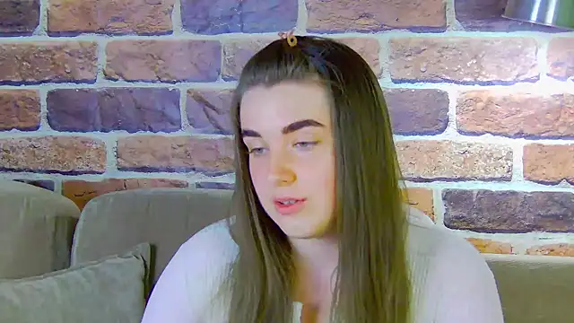 Snapshot of Sofia_Hugs chatting on May 9, 6:13 pm Sofia Hugs online show from May 9, 6:13 pm
