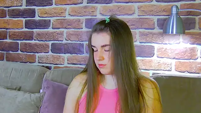 Snapshot of Sofia_Hugs chatting on June 10, 5:56 pm Sofia Hugs online show from June 10, 5:56 pm