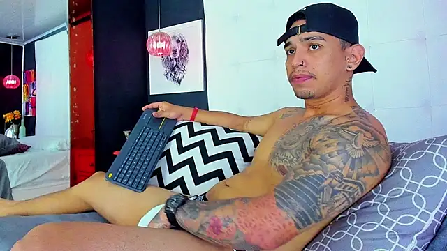 Damian09  online show from January 21, 4:10 am