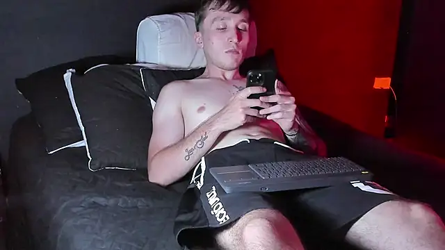 Snapshot of Dylanwhite23_ chatting on September 23, 9:40 pm Dylanwhite23 online show from September 23, 9:40 pm