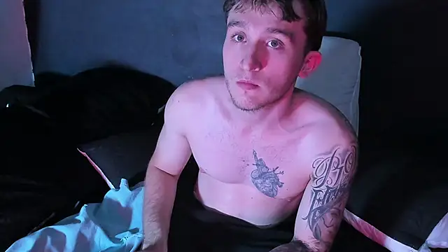 Snapshot of Dylanwhite23_ chatting on October 26, 1:11 am Dylanwhite23 online show from October 26, 1:11 am