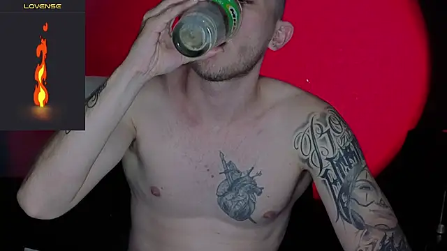 Dylanwhite23  online show from February 7, 2:04 am