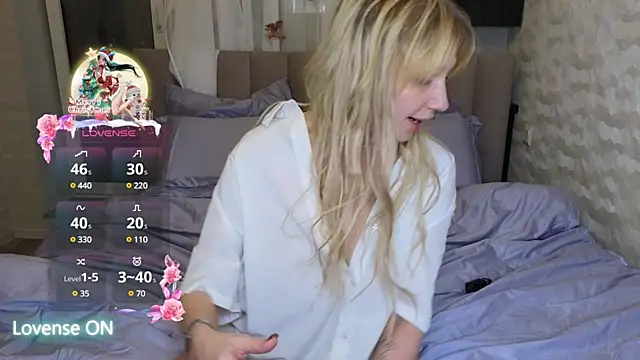Snapshot of GoodGirl0024 chatting on February 13, 8:13 pm GoodGirl0024 online show from February 13, 8:13 pm