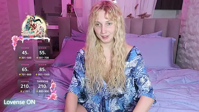 Snapshot of GoodGirl0024 chatting on February 23, 7:49 pm GoodGirl0024 online show from February 23, 7:49 pm