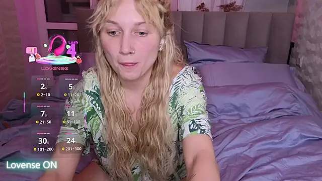 Snapshot of GoodGirl0024 chatting on February 25, 8:19 pm GoodGirl0024 online show from February 25, 8:19 pm