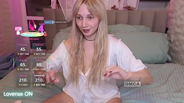 Snapshot of GoodGirl0024 chatting on March 2, 8:40 pm GoodGirl0024 online show from March 2, 8:40 pm