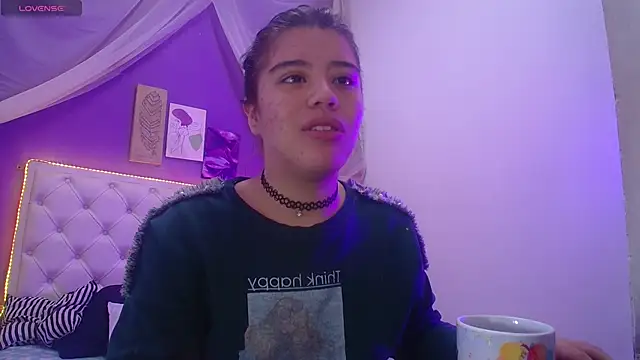 Snapshot of Ingrid_Casas chatting on December 6, 10:52 pm Ingrid Casas online show from December 6, 10:52 pm