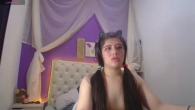Snapshot of Ingrid_Casas chatting on December 10, 11:19 pm Ingrid Casas online show from December 10, 11:19 pm