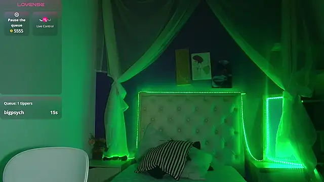 Snapshot of Ingrid_Casas chatting on December 13, 4:43 am Ingrid Casas online show from December 13, 4:43 am
