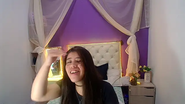 Snapshot of Ingrid_Casas chatting on December 20, 10:43 pm Ingrid Casas online show from December 20, 10:43 pm