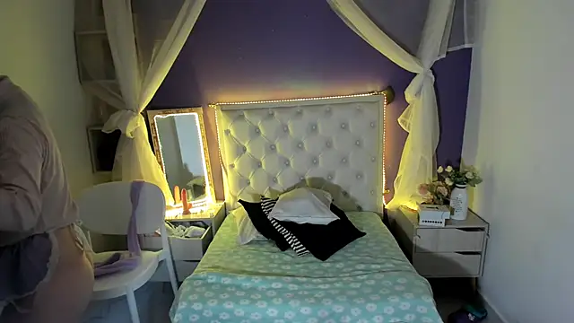 Snapshot of Ingrid_Casas chatting on December 21, 7:49 pm Ingrid Casas online show from December 21, 7:49 pm