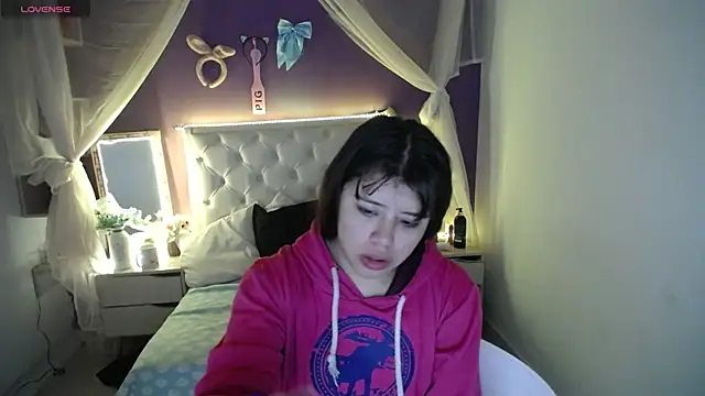 Snapshot of Ingrid_Casas chatting on January 22, 10:37 pm Ingrid Casas online show from January 22, 10:37 pm