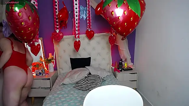 Snapshot of Ingrid_Casas chatting on February 18, 11:52 pm Ingrid Casas online show from February 18, 11:52 pm