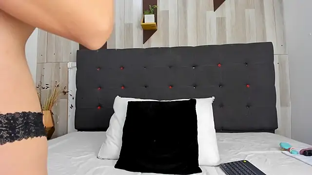 Snapshot of Anastasiapriest chatting on October 29, 12:18 pm Anastasiapriest online show from October 29, 12:18 pm