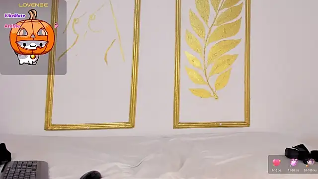 Snapshot of Juliette__3 chatting on October 24, 3:41 pm Juliette  3 online show from October 24, 3:41 pm