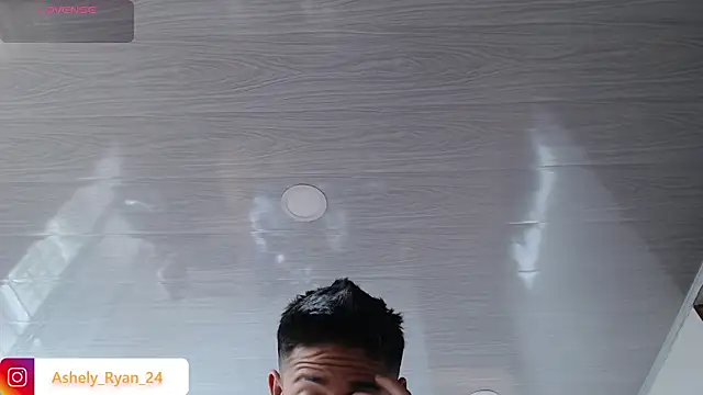 ashely ryan24 online show from December 19, 12:34 pm