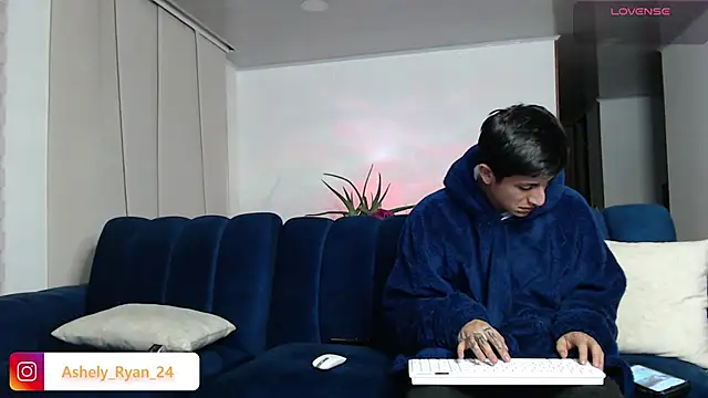 ashely ryan24 online show from February 7, 11:55 pm