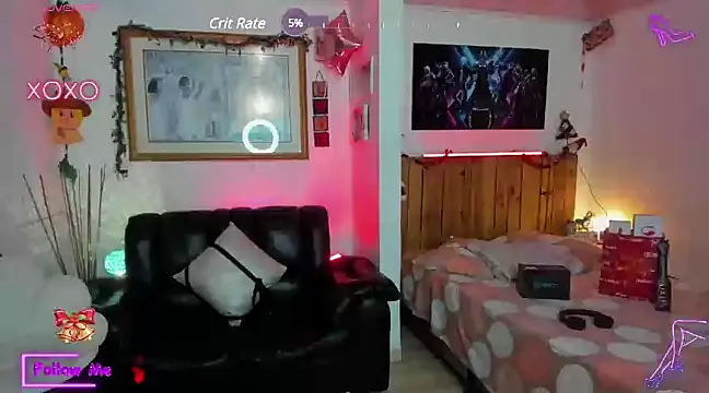 Snapshot of LauGrayJ chatting on December 28, 3:47 am LauGrayJ online show from December 28, 3:47 am