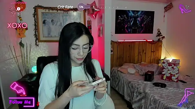 Snapshot of LauGrayJ chatting on January 6, 2:26 am LauGrayJ online show from January 6, 2:26 am