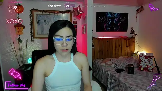 Snapshot of LauGrayJ chatting on January 6, 6:03 am LauGrayJ online show from January 6, 6:03 am