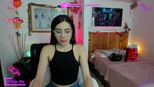 Snapshot of LauGrayJ chatting on January 8, 8:18 pm LauGrayJ online show from January 8, 8:18 pm
