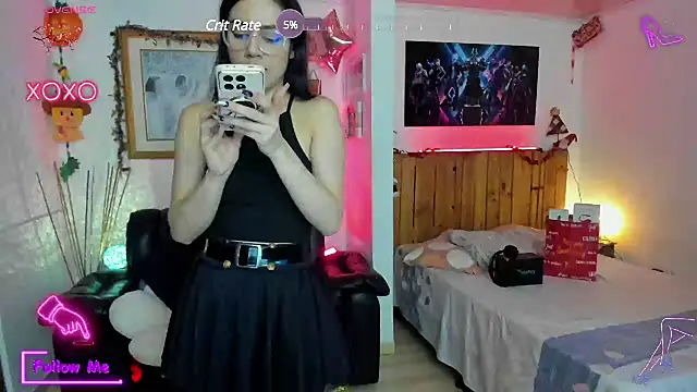 Snapshot of LauGrayJ chatting on January 13, 3:45 am LauGrayJ online show from January 13, 3:45 am