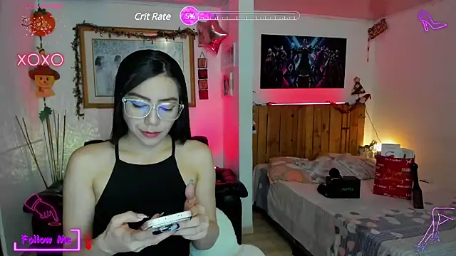 Snapshot of LauGrayJ chatting on January 17, 1:47 am LauGrayJ online show from January 17, 1:47 am