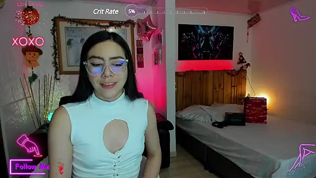 Snapshot of LauGrayJ chatting on January 28, 2:43 am LauGrayJ online show from January 28, 2:43 am