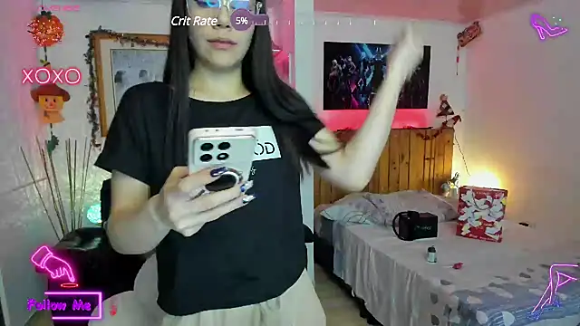 Snapshot of LauGrayJ chatting on February 2, 9:08 am LauGrayJ online show from February 2, 9:08 am
