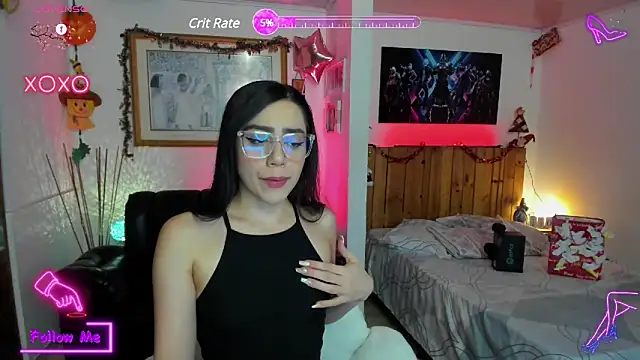 Snapshot of LauGrayJ chatting on February 9, 2:38 am LauGrayJ online show from February 9, 2:38 am