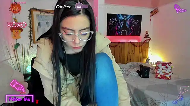 Snapshot of LauGrayJ chatting on February 9, 8:44 am LauGrayJ online show from February 9, 8:44 am