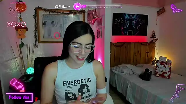 Snapshot of LauGrayJ chatting on February 13, 5:05 am LauGrayJ online show from February 13, 5:05 am