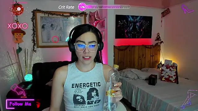 Snapshot of LauGrayJ chatting on February 13, 8:06 am LauGrayJ online show from February 13, 8:06 am