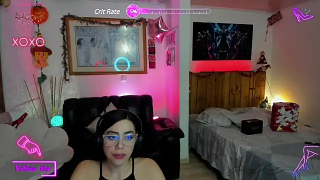 Snapshot of LauGrayJ chatting on February 15, 4:03 am LauGrayJ online show from February 15, 4:03 am