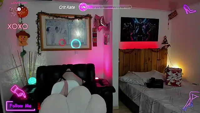 Snapshot of LauGrayJ chatting on February 17, 5:58 am LauGrayJ online show from February 17, 5:58 am
