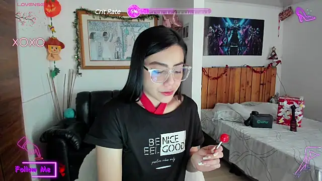 Snapshot of LauGrayJ chatting on February 19, 8:52 pm LauGrayJ online show from February 19, 8:52 pm