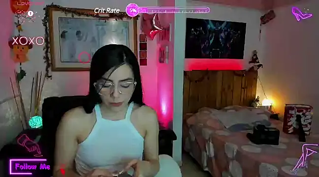 Snapshot of LauGrayJ chatting on February 22, 3:34 am LauGrayJ online show from February 22, 3:34 am