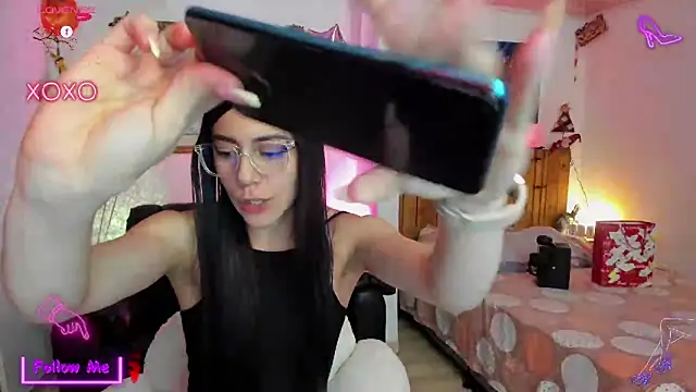 Snapshot of LauGrayJ chatting on March 11, 2:54 am LauGrayJ online show from March 11, 2:54 am