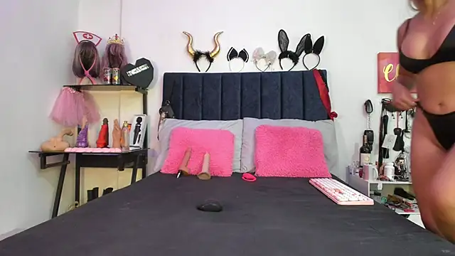 emmily giraldo online show from May 21, 12:56 pm