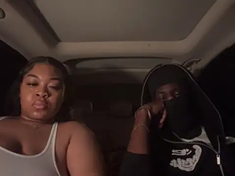 AUNYXXX online show from May 17, 4:21 am