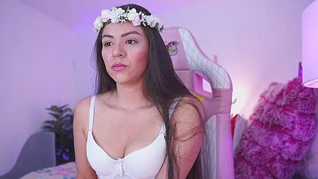 Snapshot of adamaria_1 chatting on February 8, 5:18 pm adamaria 1 online show from February 8, 5:18 pm