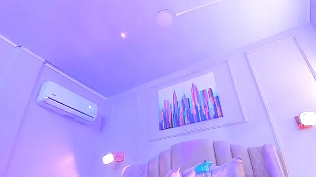 Snapshot of bigboobsnaughty1 chatting on November 21, 10:47 am bigboobsnaughty1 online show from November 21, 10:47 am