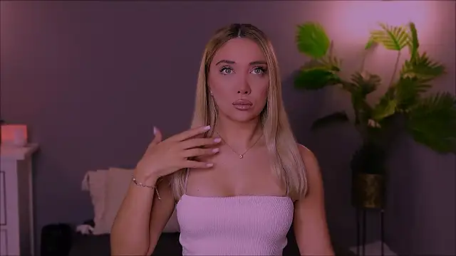 Jessielle online show from November 18, 12:20 pm