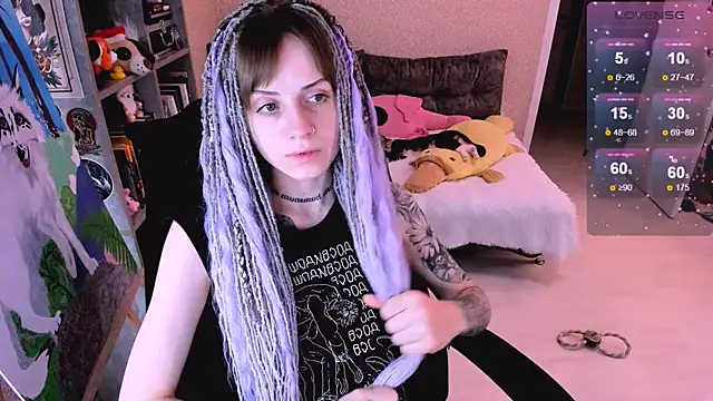Snapshot of NaniMoore chatting on December 2, 11:34 am NaniMoore online show from December 2, 11:34 am