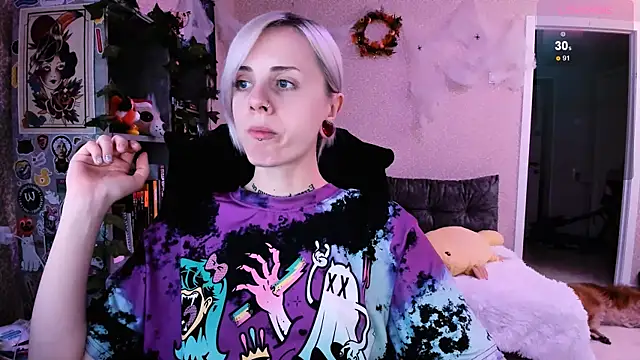 Snapshot of NaniMoore chatting on October 9, 8:29 pm NaniMoore online show from October 9, 8:29 pm