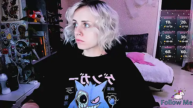 Snapshot of NaniMoore chatting on October 30, 8:53 pm NaniMoore online show from October 30, 8:53 pm