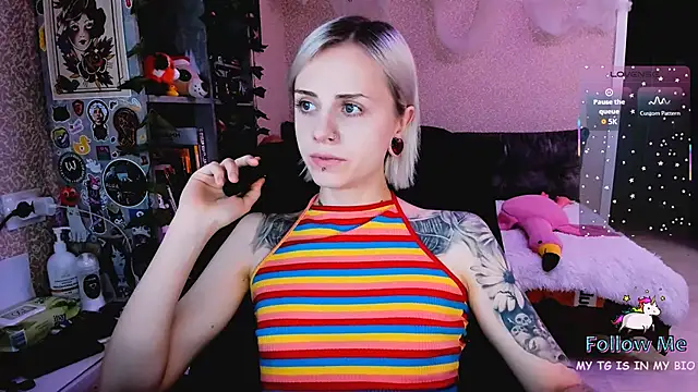 Snapshot of NaniMoore chatting on November 16, 8:36 pm NaniMoore online show from November 16, 8:36 pm